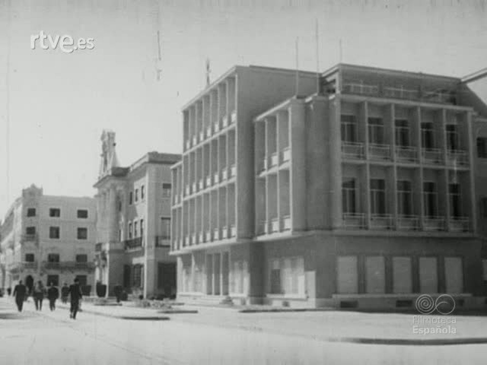 LA PROVINCIA RESURGE EL PLAN DE BADAJOZ - Documentales Blanco y Negro | Ver