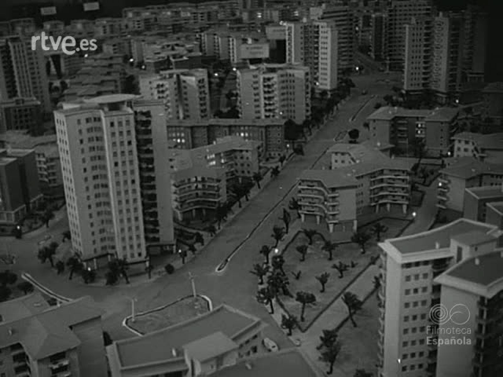 RESUMEN DE UN AÑO 1955 - Documentales Blanco y Negro | Ver