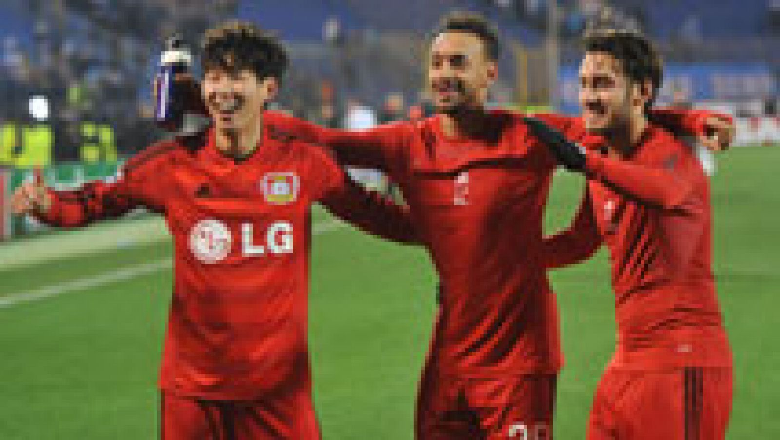 Dos goles del coreano Son, una estrella en ciernes, dieron la victoria al Bayer Leverkusen (1-2) sobre el Zenit San Petersburgo, quien fue desnudado por la implacable ingeniería alemana.