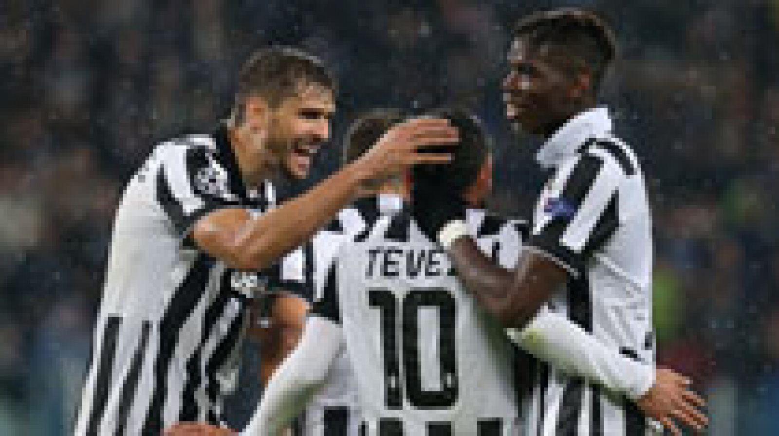 La Juventus de Turín sigue con opciones de pasar a octavos de final de la Liga de Campeones, después de haber vencido hoy por 3-2 al Olympiacos en casa, con goles del español Fernando Llorente, el veterano Andrea Pirlo y Paul Pogba.