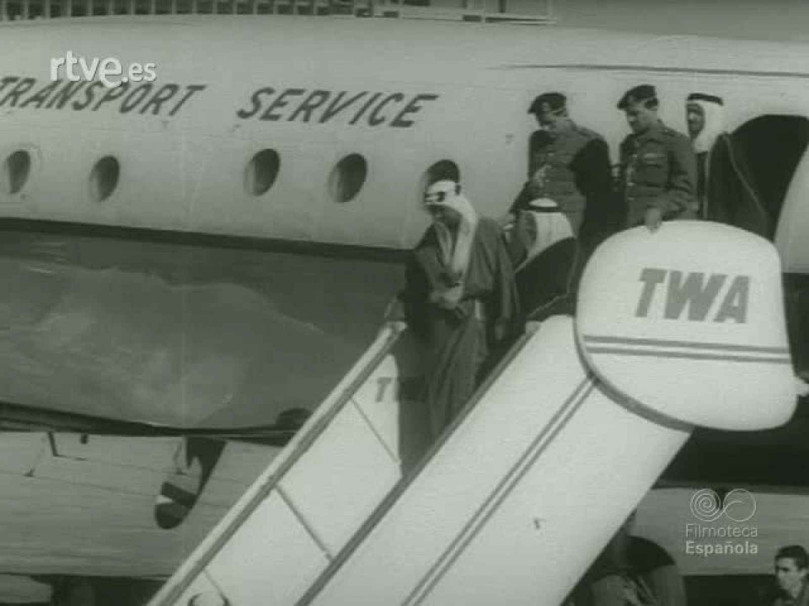 SAUD DE ARABIA EN ESPAÑA Y MARRUECOS - Documentales Blanco y Negro | Ver