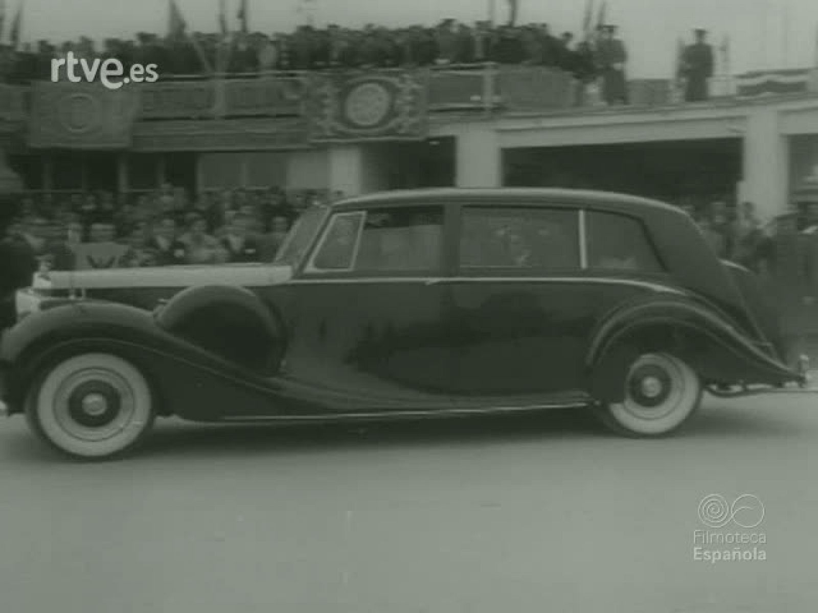 LOS REYES DE THAILANDIA EN ESPAÑA - Documentales Blanco y Negro | Ver