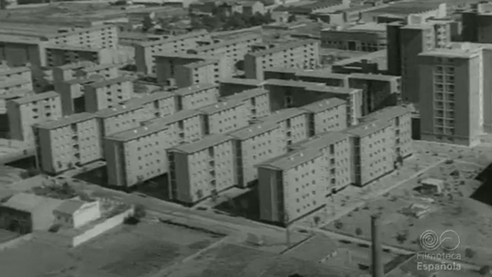 SESENTA MIL VIVIENDAS - PLAN DE URGENCIA SOCIAL DE MADRID - Documentales Blanco y Negro | Ver