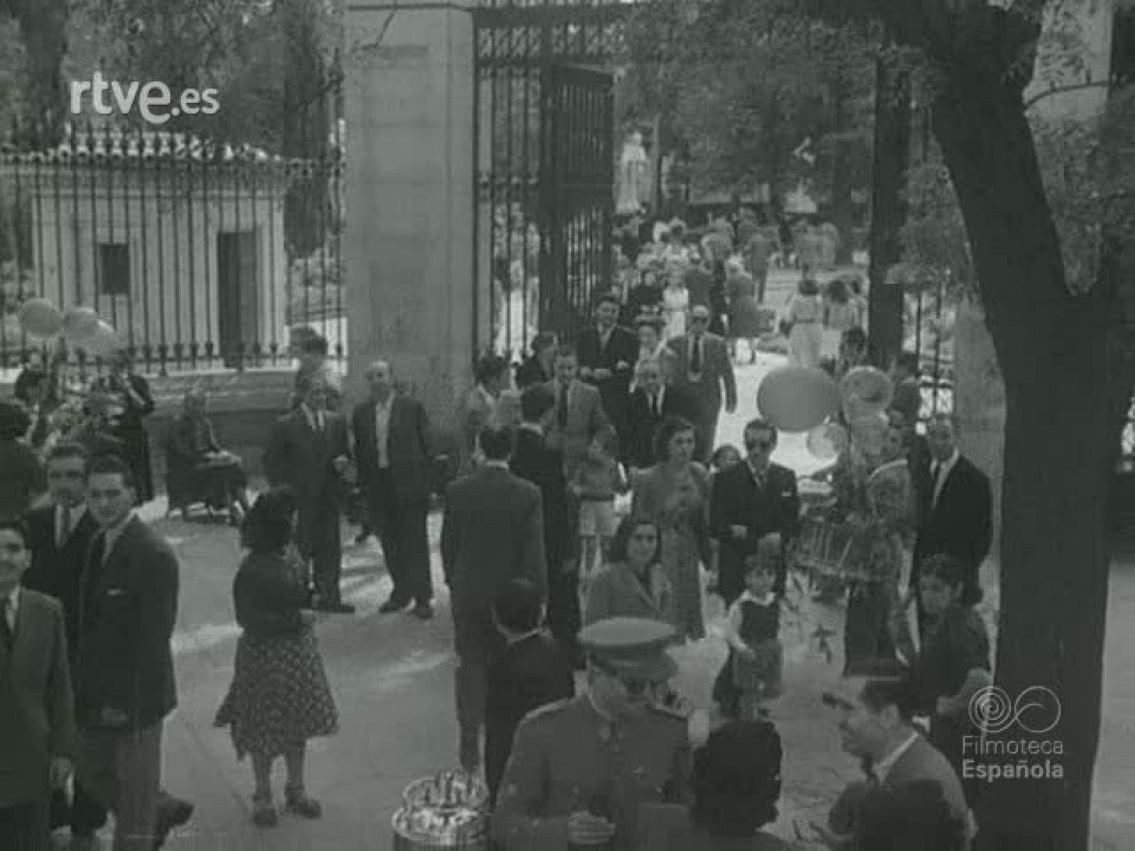 UN DIA EN MADRID - Documentales Blanco y Negro | Ver