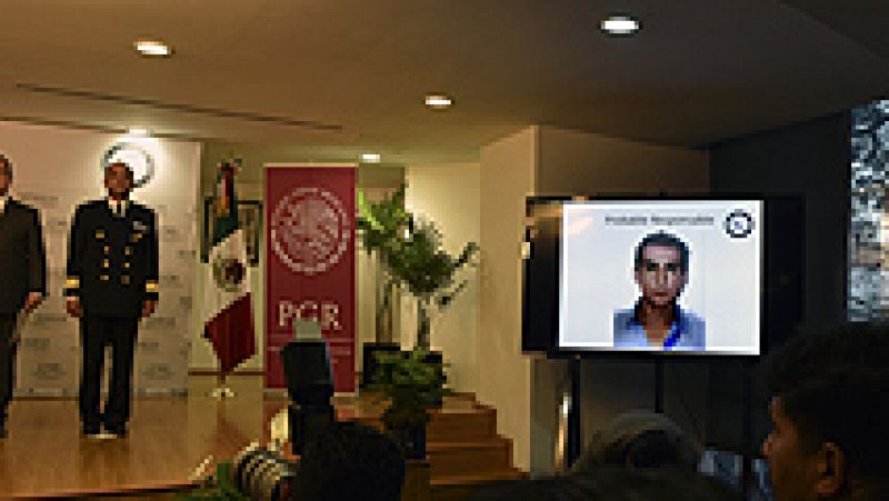 Las autoridades mexicanas distribuyen las imágenes de la detención del ex-alcalde de Iguala y su mujer 