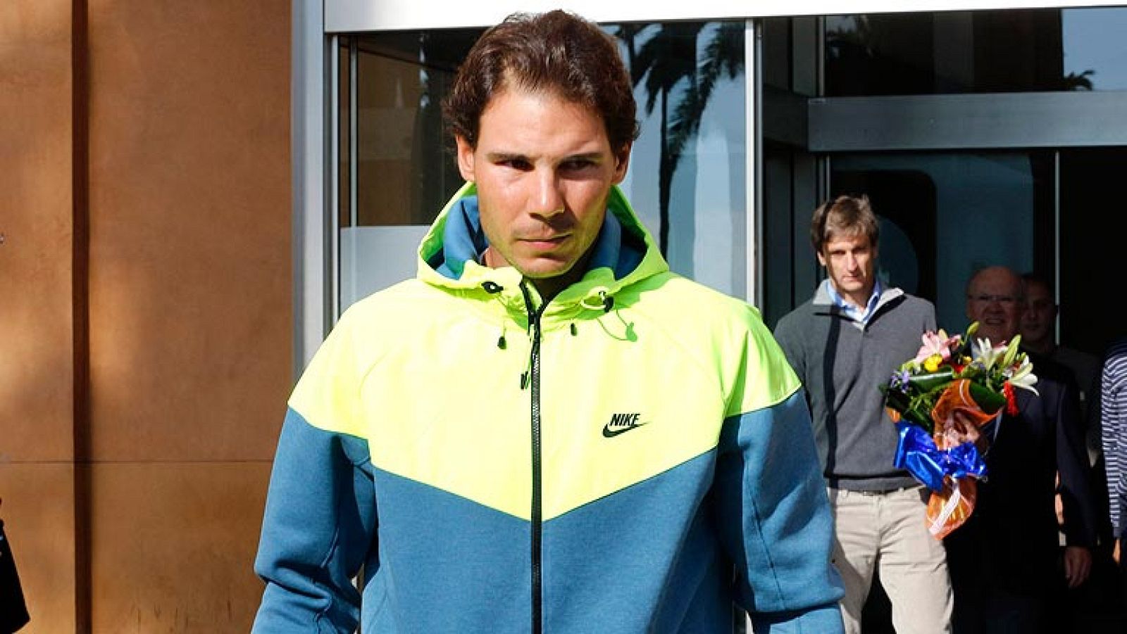 El tenista español Rafa Nadal ha salido del hospital después de ser operado de apendicitis, "contento porque todo ha salido bien".