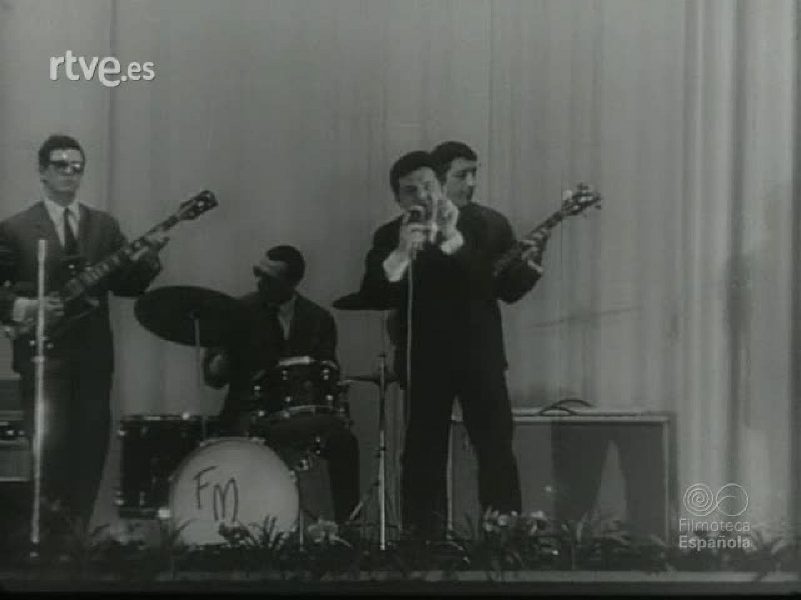 VEINTICINCO AÑOS DE PAZ EN LA CULTURA ESPAÑOLA - Revista Imágenes | Ver