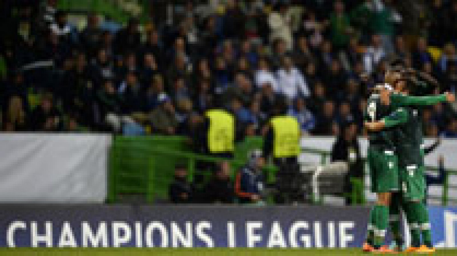 Al son de la clase de Nani, el Sporting de Lisboa remontó al Schalke 04 (4-2) y logró su primera victoria en esta edición de la Liga de Campeones, la que le permite entrar en la pugna por los octavos de final.