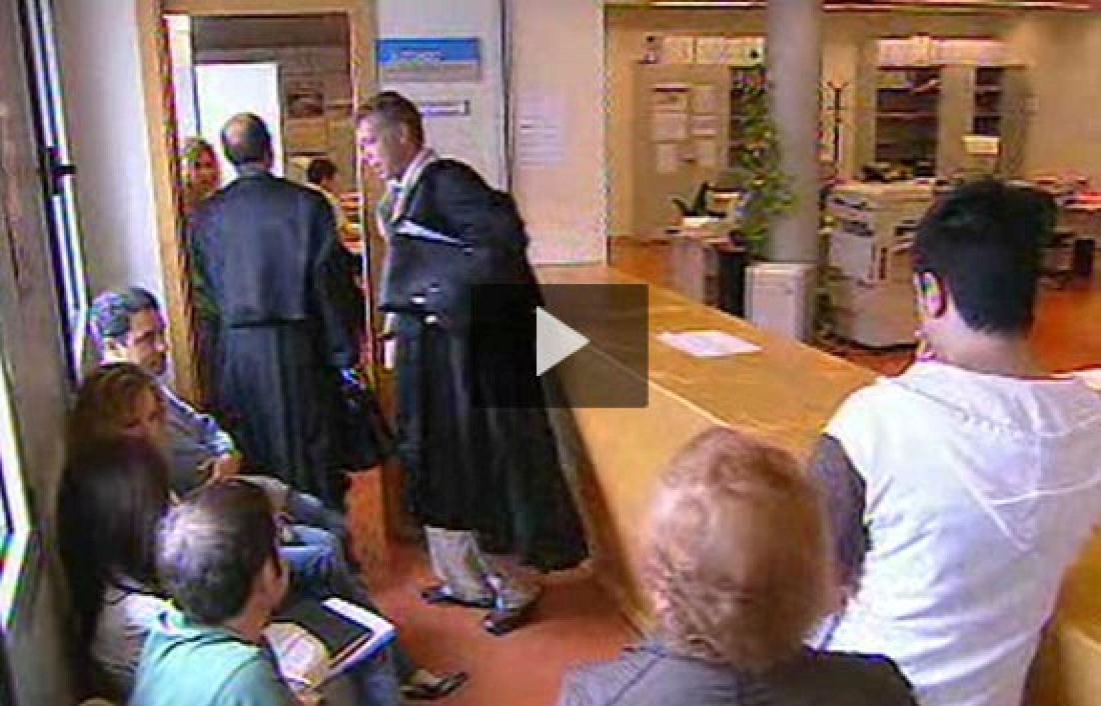 Los abuelos quieren recuperar la custodia de su nieto | Ver