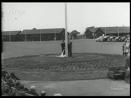 Revista Imágenes - SOBRE EL CESPED BRITANICO