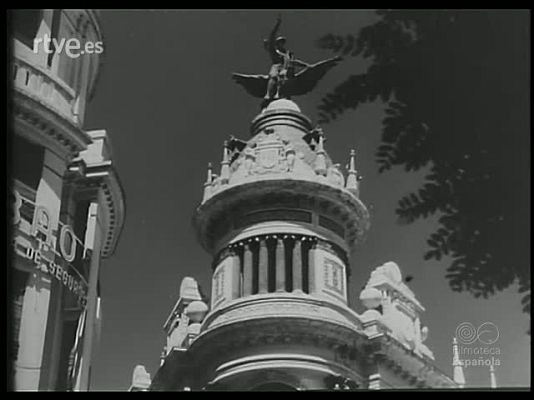 Revista Imágenes - A LA SOMBRA DE LA MEZQUITA