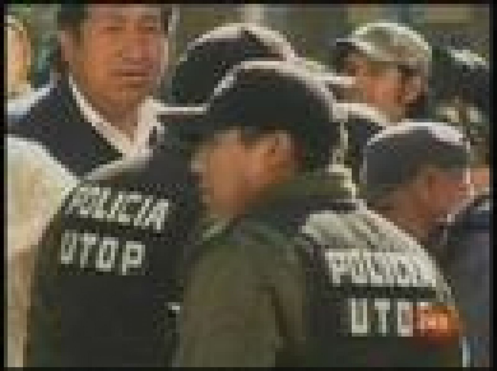  Al menos ocho personas perdieron la vida en un choque armado entre opositores y afines al presidente Evo Morales ocurrido en el norte de Bolivia, informó el Gobierno, que no descartó que la cifra pueda ser mayor (12/09/08). 