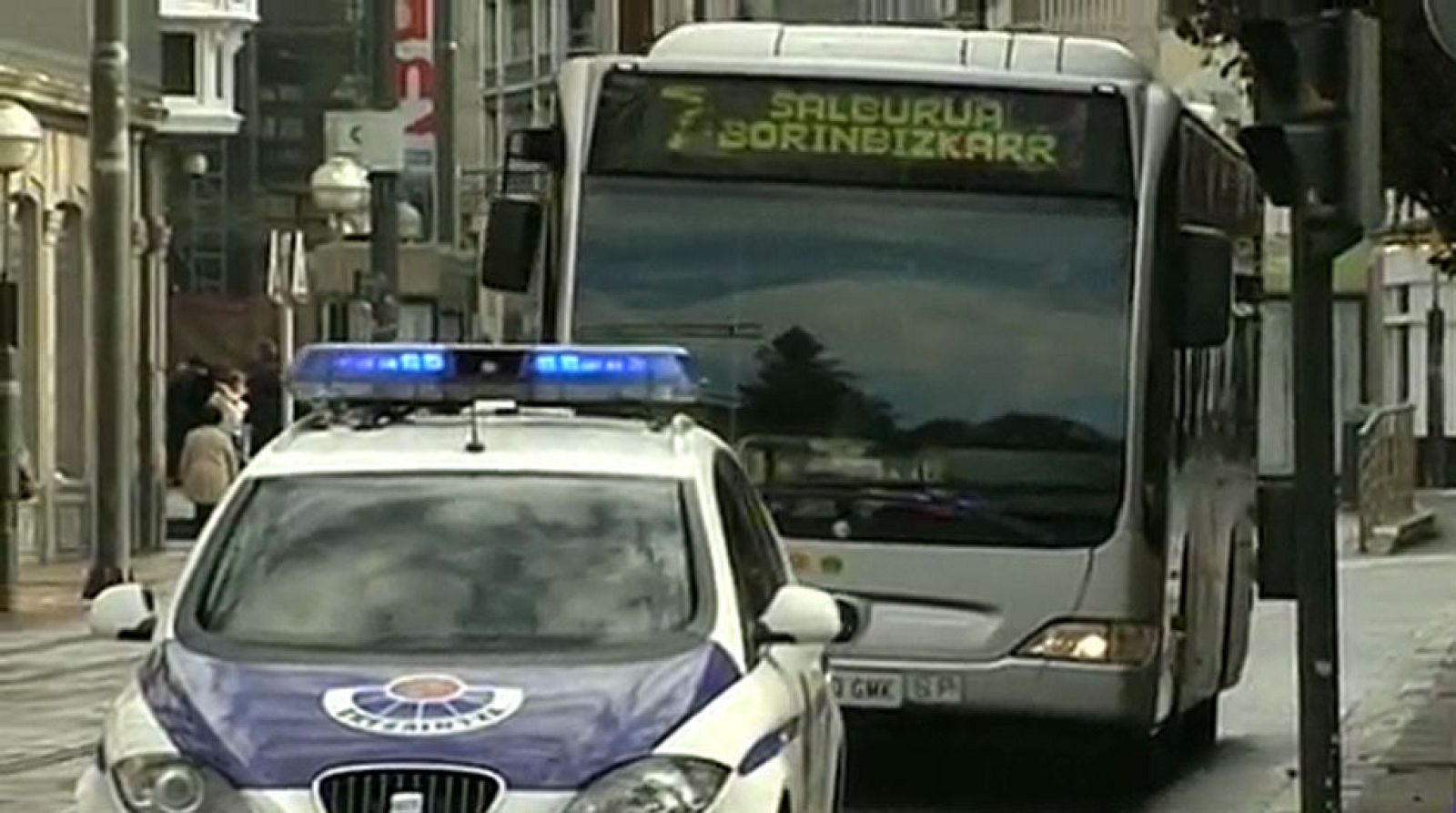 Un conductor de autobús expedientado en Vitoria por no dejar subir a una mujer con velo integral