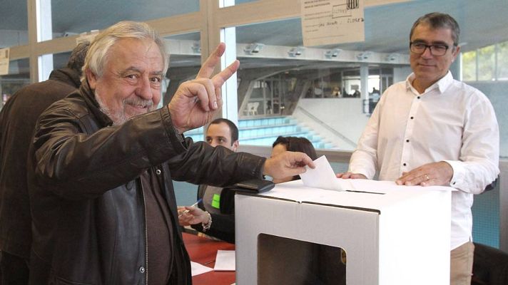 Telediario 1 - A las nueve de la mañana abrían los puntos de participación