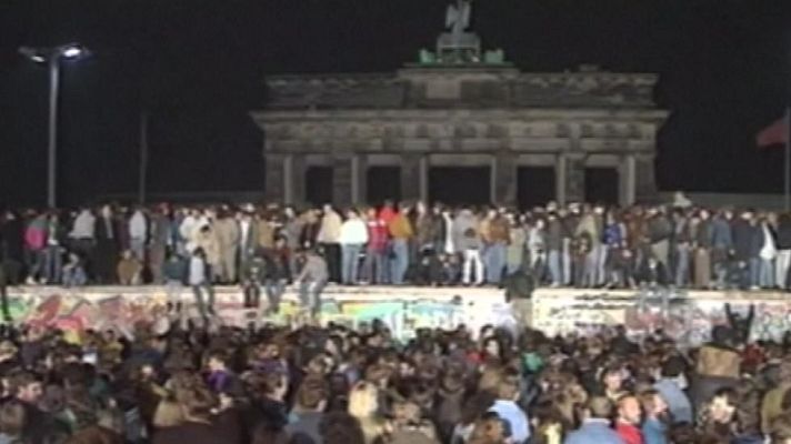 Telediario 1 - Repasamos cómo fue el día histórico hace 25 años en Berlín