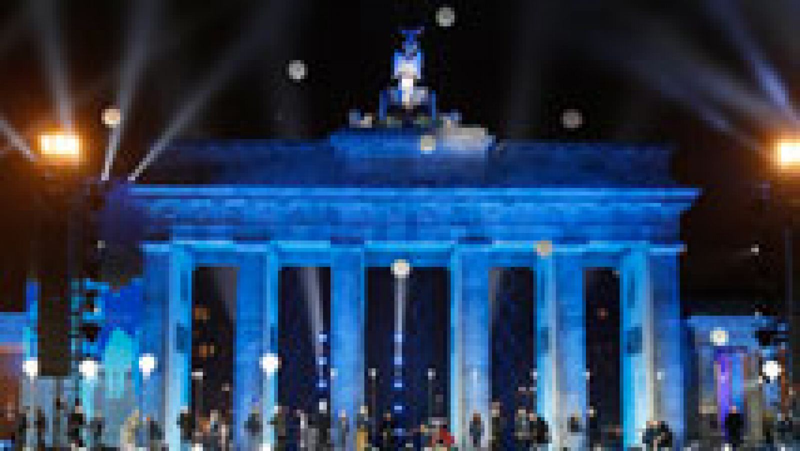 Informativo 24h: Miles de globos sobrevuelan el cielo de Berlín con motivo del 25 aniversario de la caída del muro | RTVE Play