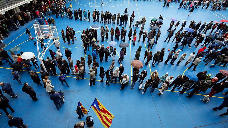 Casi dos millones de personas habían votado a las 6 de la tarde en el 9N