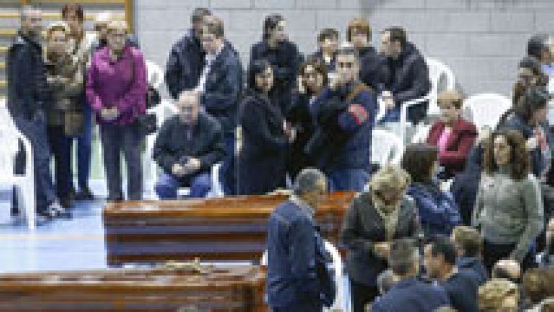 Los reyes presidente el funeral por los 14 fallecidos en un accidente de autobús en Murcia 