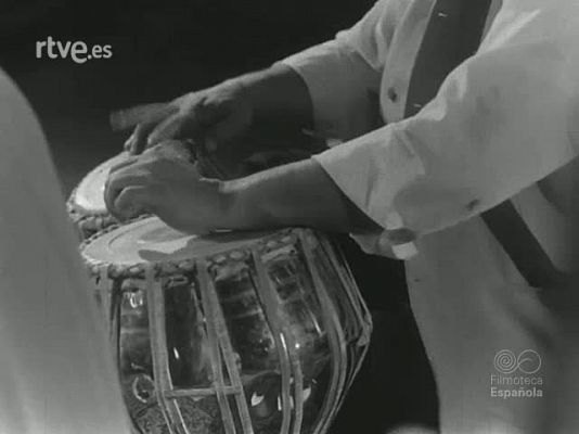 Revista Imágenes - DESFILE DE MUSICAS ORIENTALES