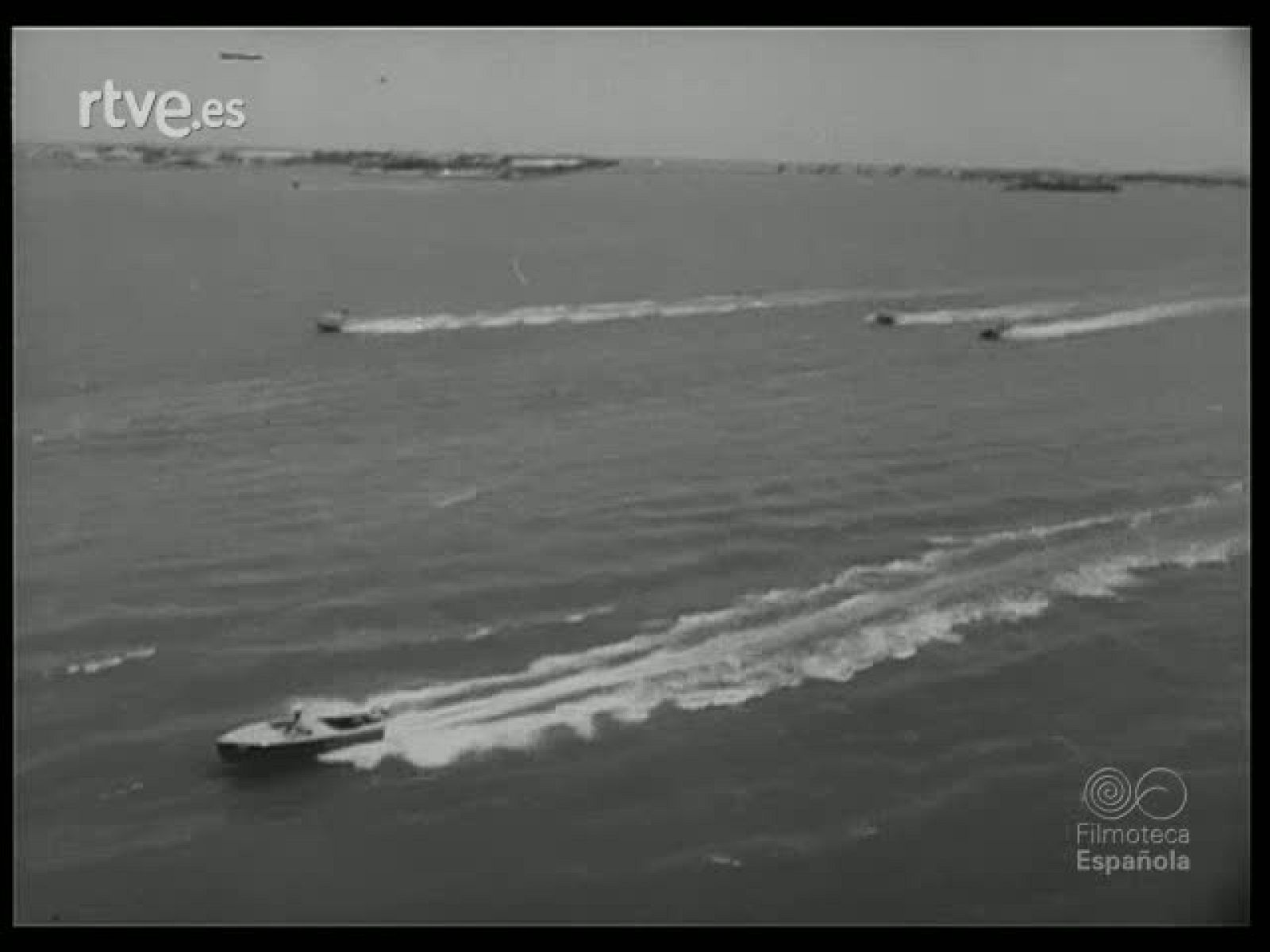 EN EL AGUA Y SOBRE EL AGUA - Revista Imágenes | Ver