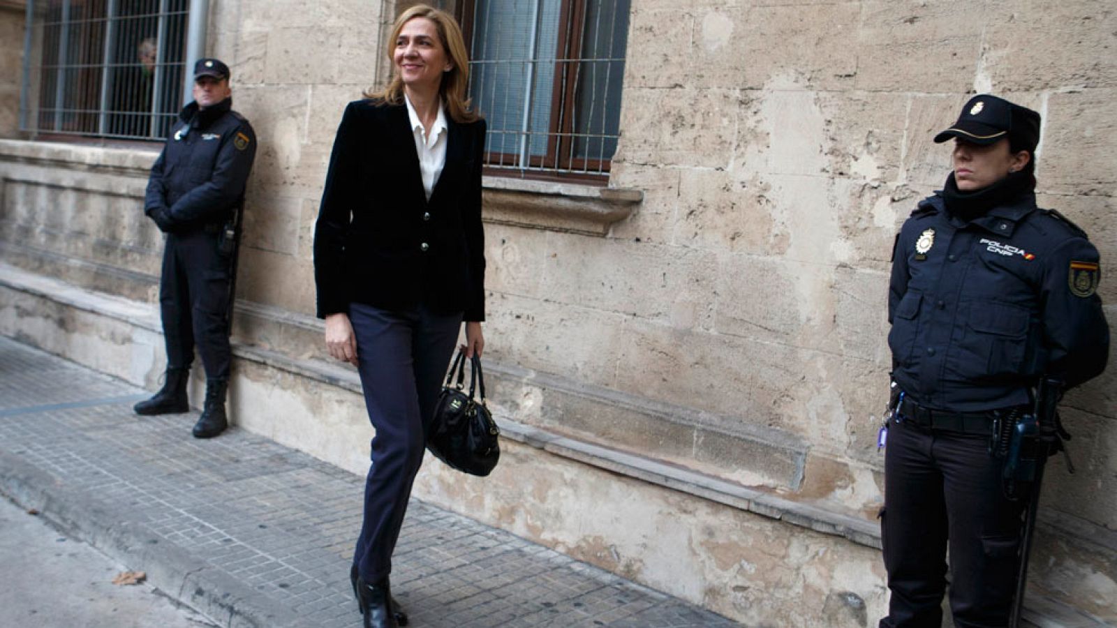 La infanta Cristina e Iñaki Urdangarin se reúnen con sus abogados.