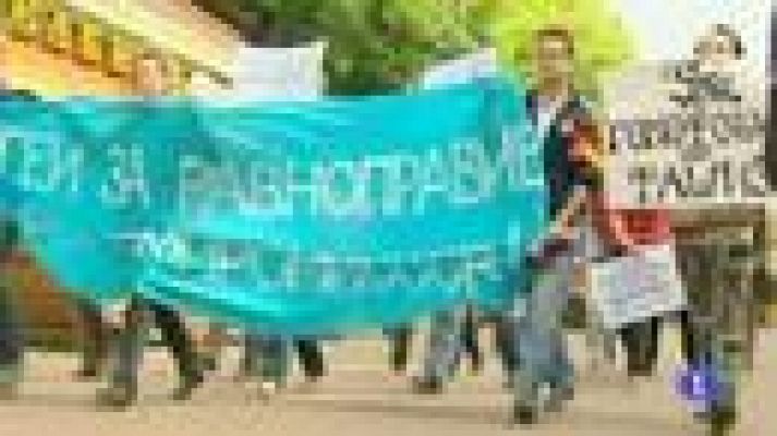 Telediario 1 - Dos mujeres celebran la primera boda gay en Rusia