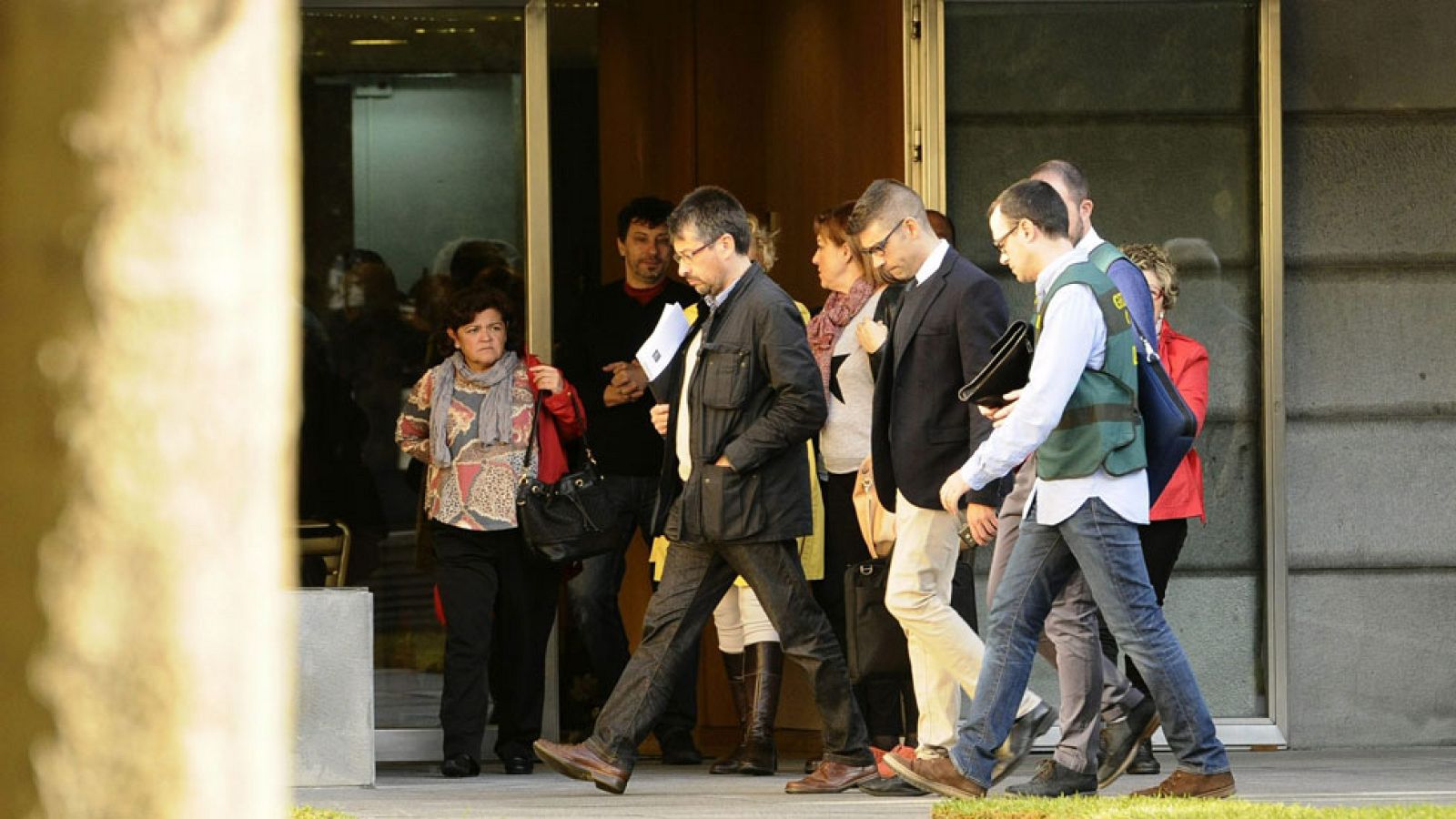 La Guardia Civil detiene a 30 personas vinculadas a una trama de pagos a funcionarios