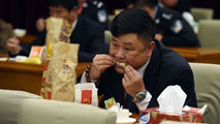 Telediario 1 - China vive el "Día del Soltero"