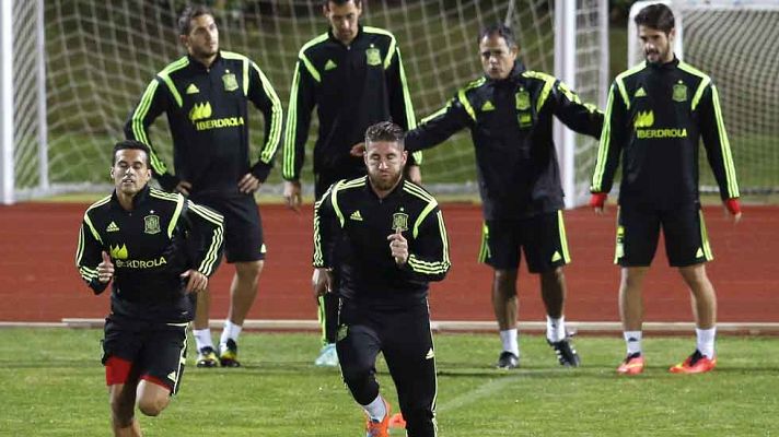 Telediario 1 - La afición aguanta la lluvia por ver a la selección