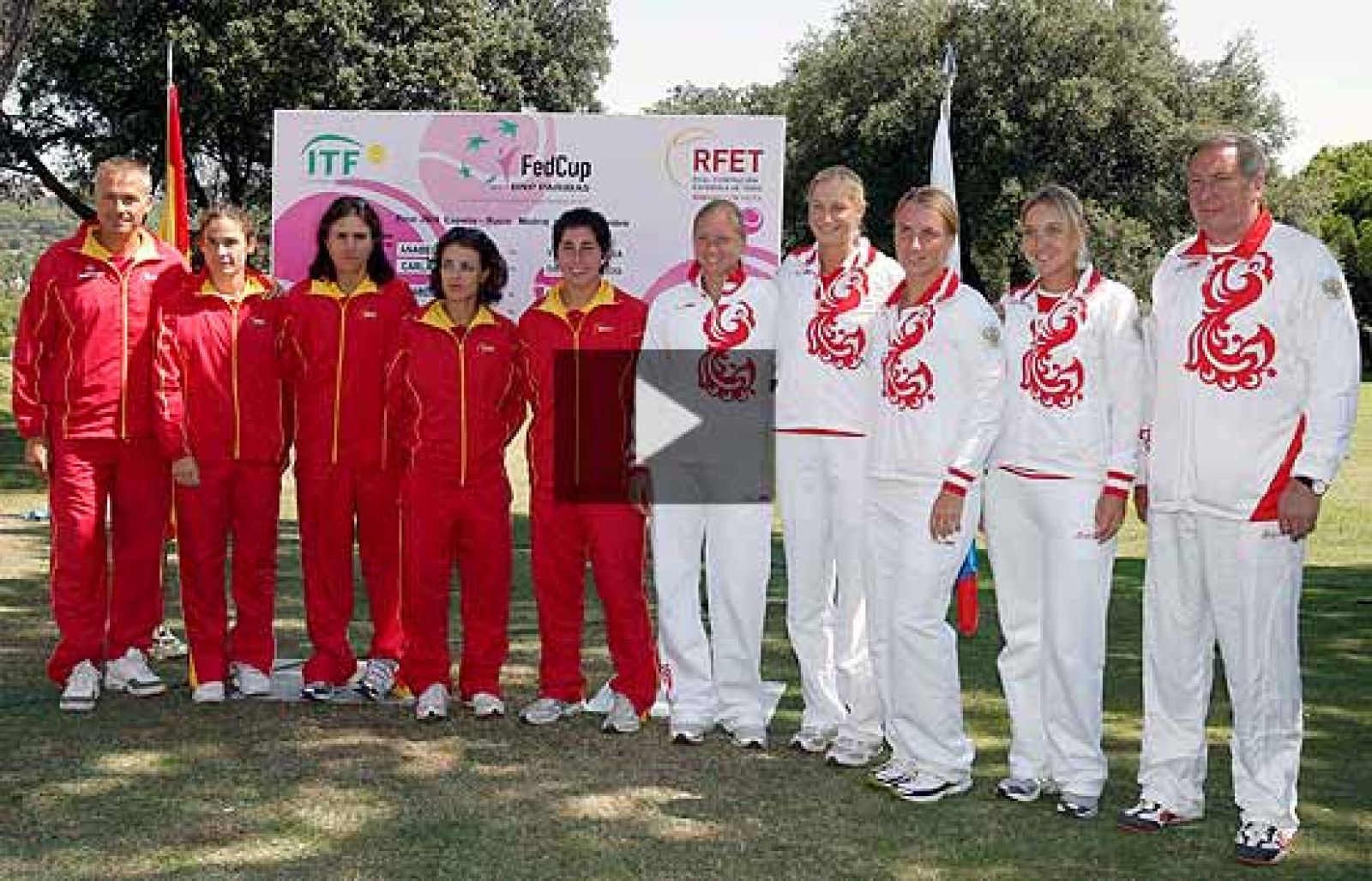 Las tenistas españolas admiten la superioridad de Rusia, su rival en la final de la Copa Federación, aunque tienen mucha ilusión por dar una sorpresa.