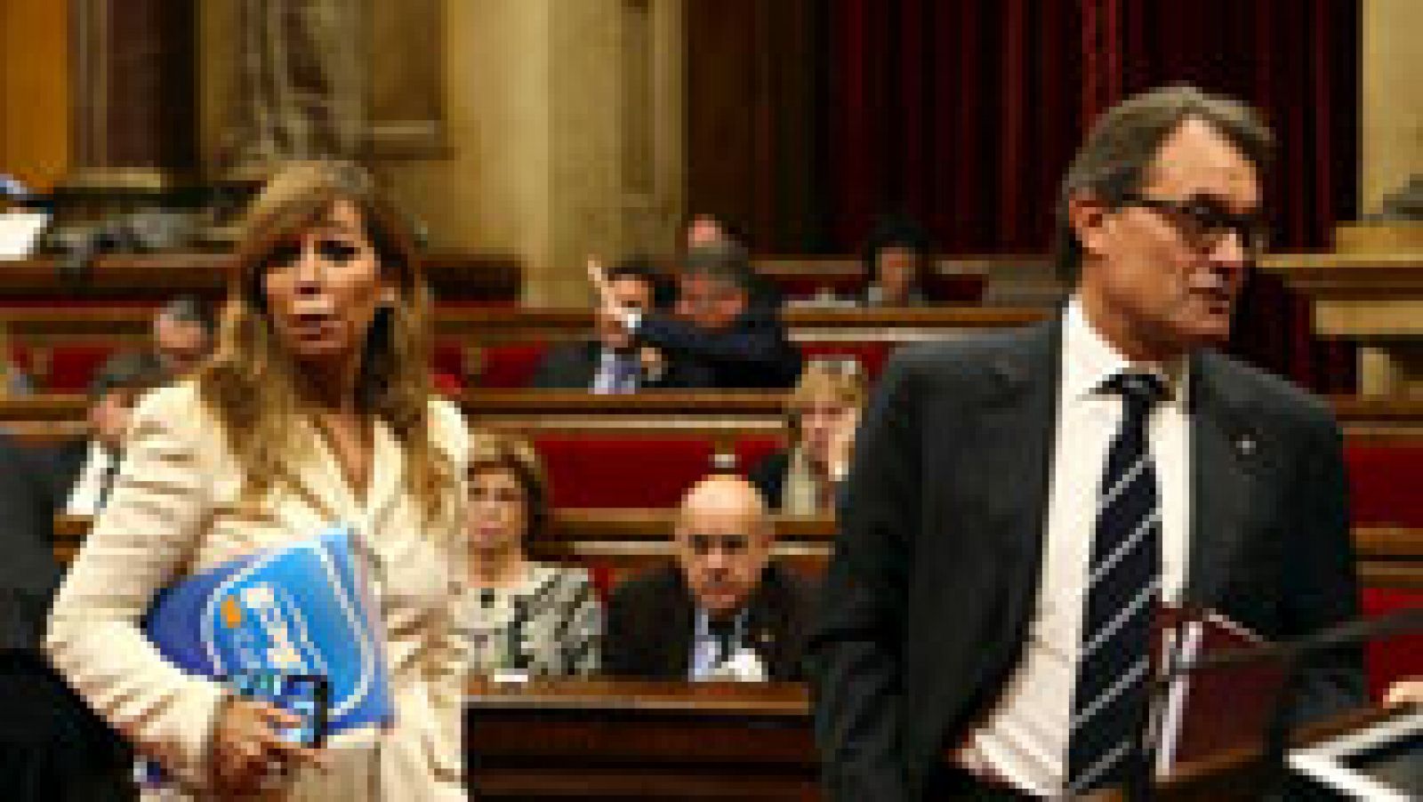 Los partidos proconsulta piden a Mas que siga, PP y Ciutadans que convoque elecciones 