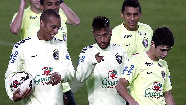 Telediario 1 - Brasil probará con Luiz Adriano ante una Turquía que quiere resurgir