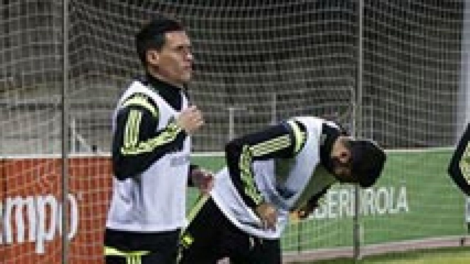 El jugador español del Nápoles, José Callejón, se ha mostrado muy contento en su primera convocatoria con la selección absoluta, con la que espera debutar en los partidos ante Bielorrusia, clasificatorio para la Eurocopa 2016, y el amistoso ante Alemania.