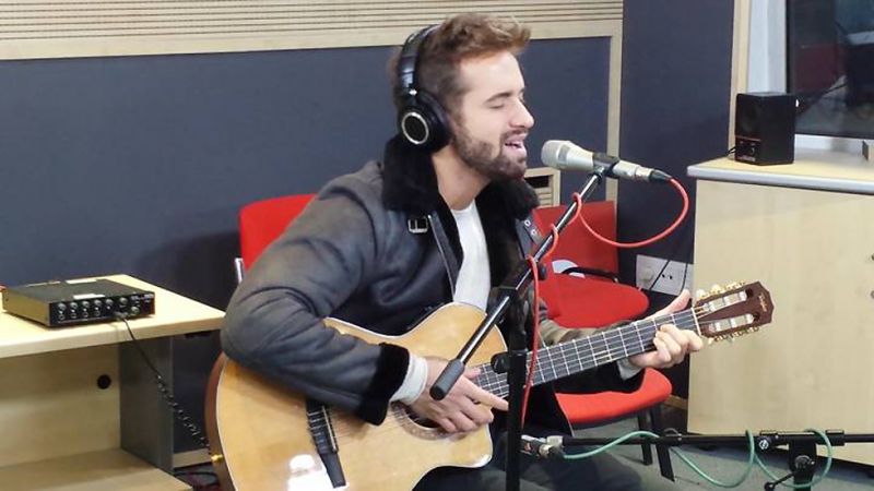 Las mañanas de RNE - "Pasos de cero", de Pablo Alborán, en acústico - Ver ahora