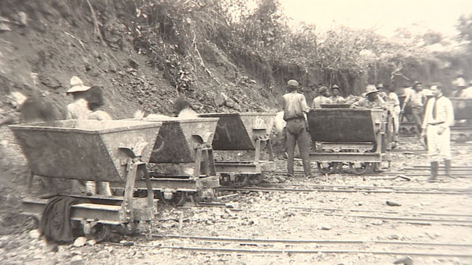 Casi 6.000 obreros gallegos participaron en la construcción del Canal de Panamá