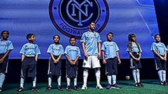 David Villa presenta la elástica del New York City FC