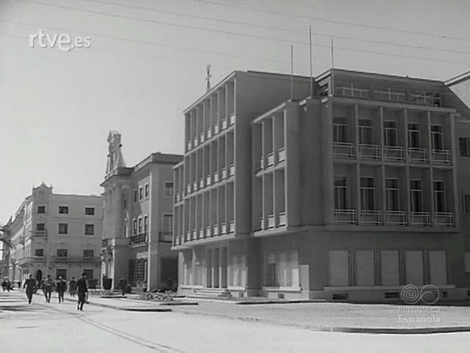 LA PROVINCIA RESURGE. EL PLAN DE BADAJOZ - Revista Imágenes | Ver