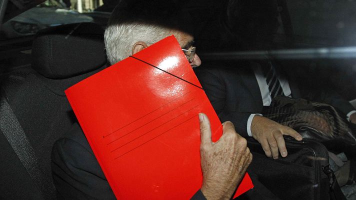 Telediario 1 - Fiscales catalanes contra la querella por el 9N