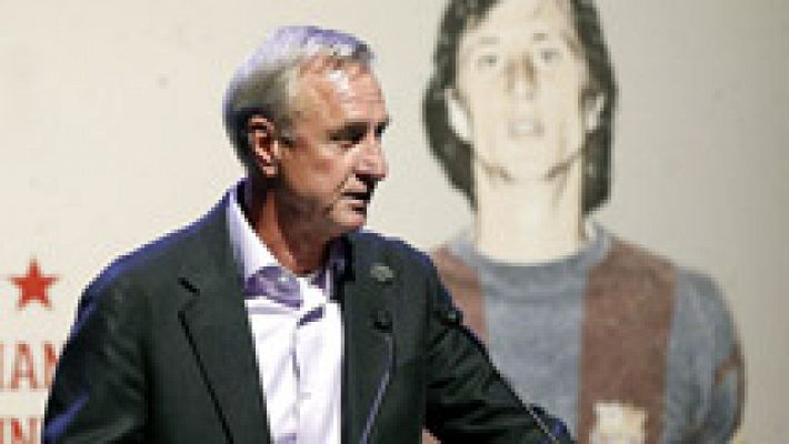 La asociación de veteranos de Sitges homenajea a Cruyff