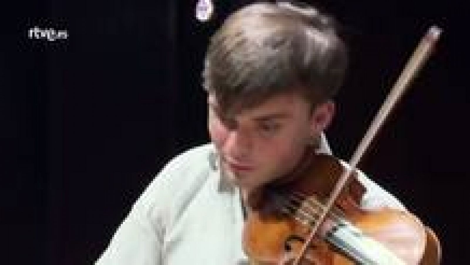 Atención obras - El violinista Francisco García Fullana y el pianista José Menor interpretan una sonata de Respighi