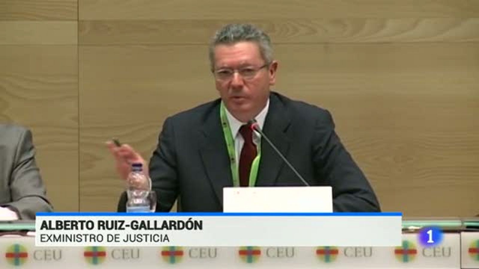 A Gallardón le dan "asco" los motivos por los que se retiró la reforma de la ley del aborto