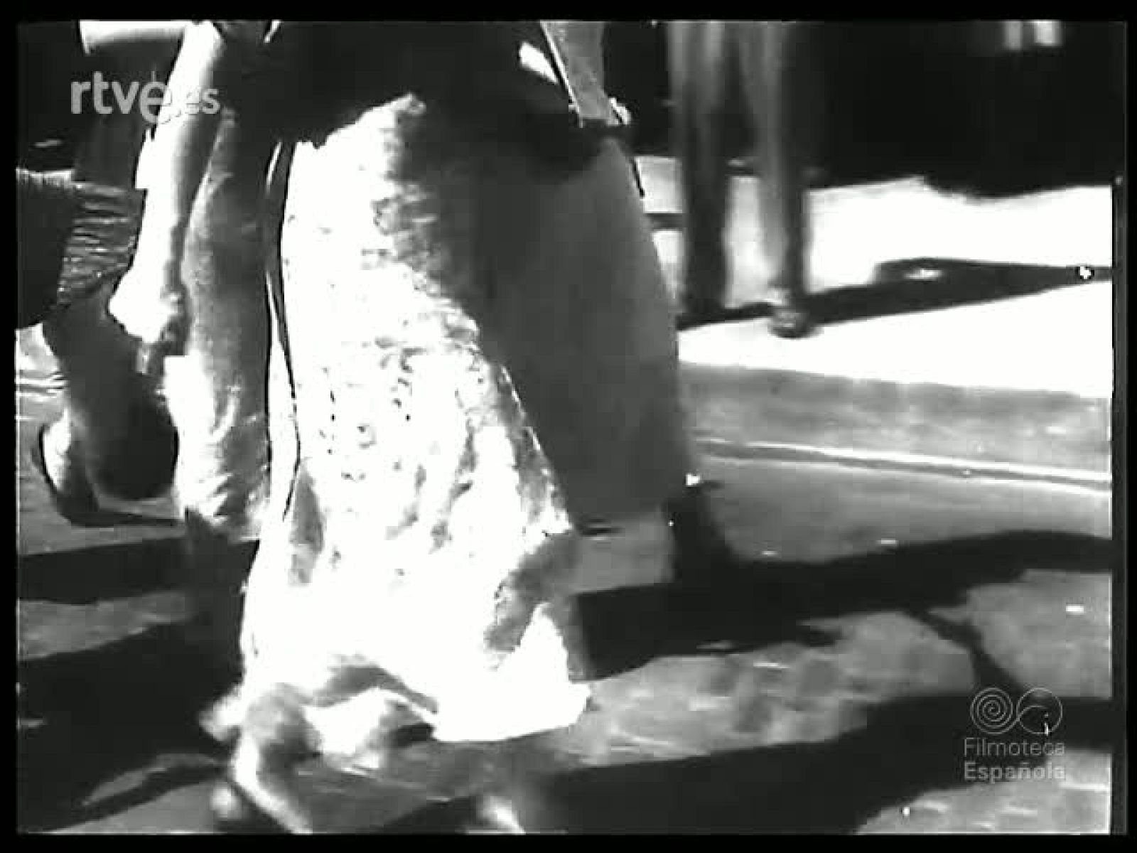 ELEGANCIA FEMENINA - Revista Imágenes | Ver