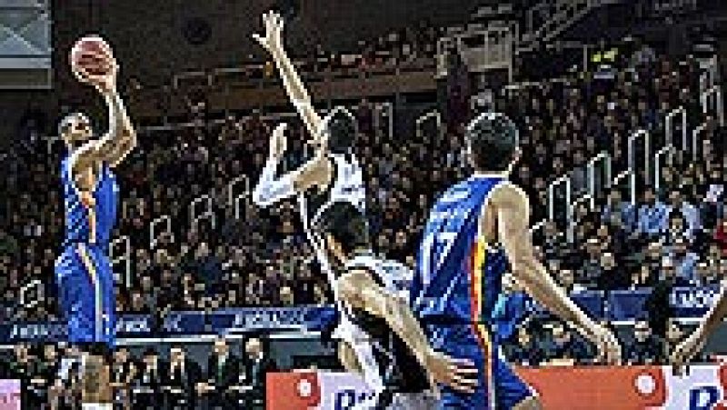 Otro final igualado en Andorra y otro triunfo muy celebrado por el MoraBanc, que remontó al final al FIATC Joventut (84-81), con Suton y Mallet fallando un triple que hubiera supuesto la prórroga. Decisivo Bivià en su estreno e imperiales Trias y Nav