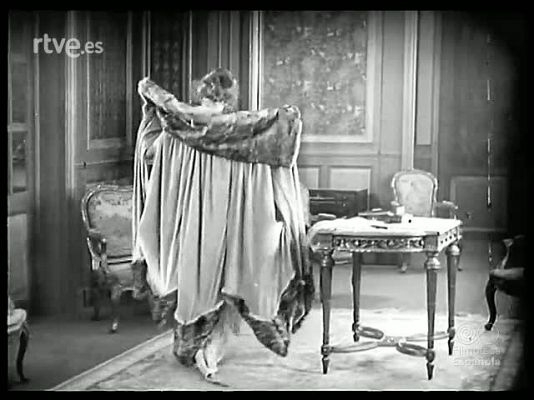 Revista Imágenes - EXHIBICION DE MODAS