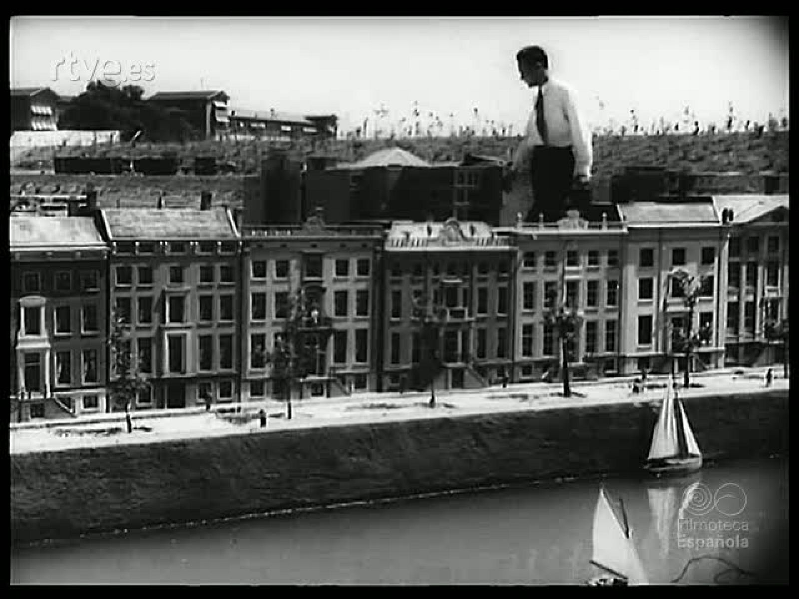 DE LA PAZ AL DRAMA. PANORAMA DE HOLANDA - Revista Imágenes | Ver