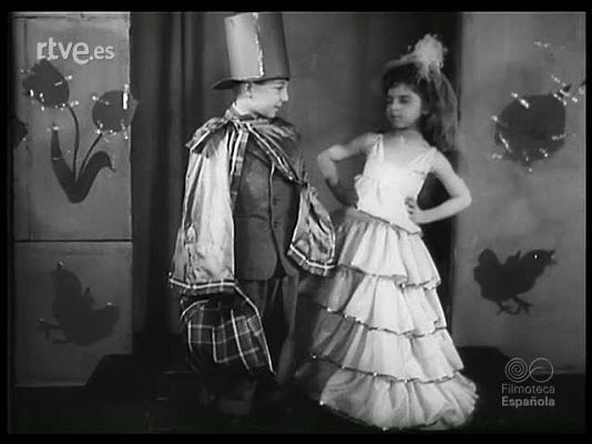 Revista Imágenes - VARIACIONES DE LA MODA. DE LO EXTRAVAGANTE A LO ORIGINAL