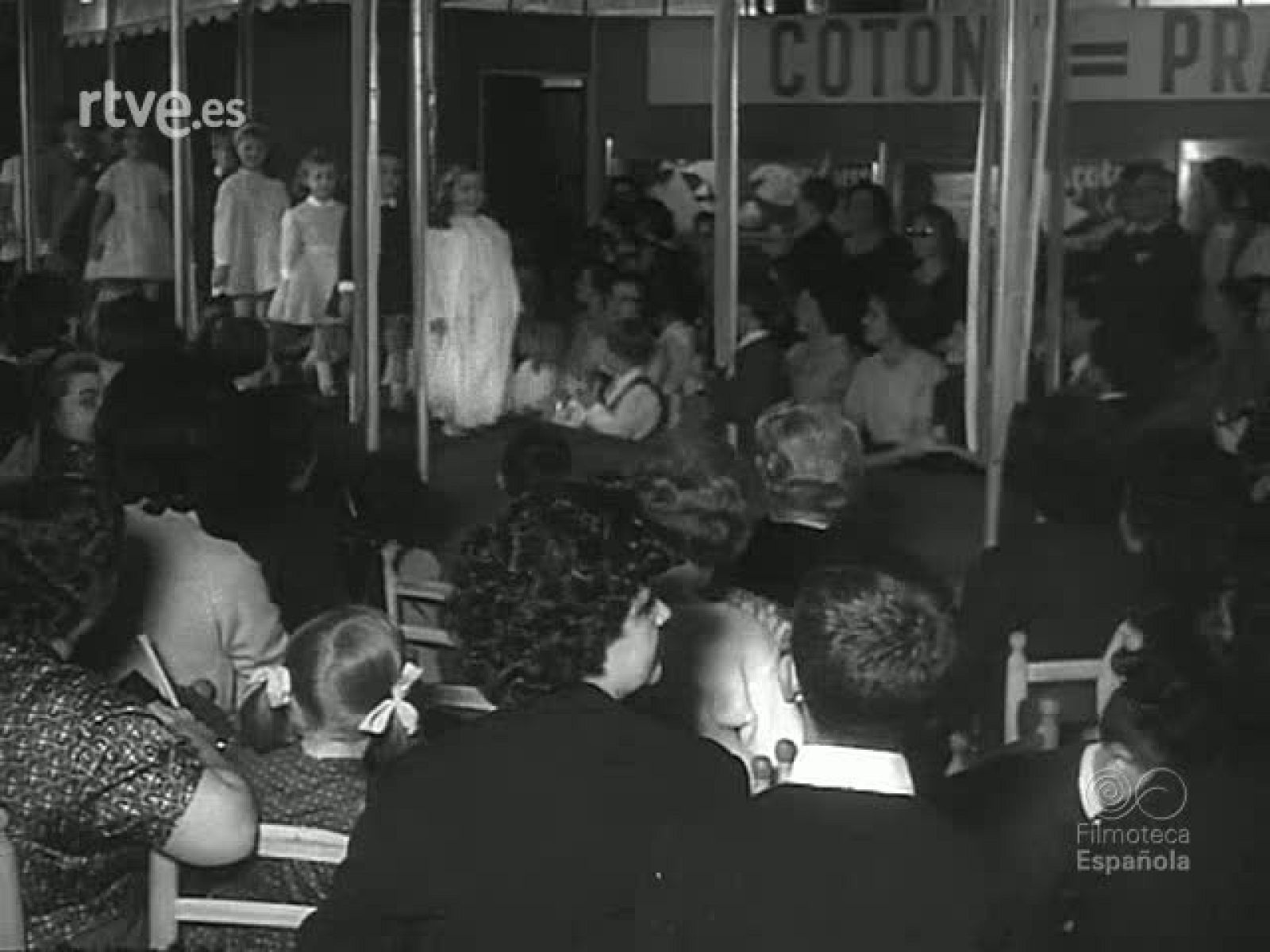 LOS NIÑOS QUE JUEGAN A SER HOMBRES - Revista Imágenes | Ver