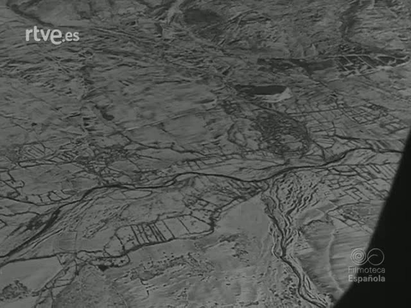 BAJO EL SIGNO DE LA NIEVE - Revista Imágenes | Ver