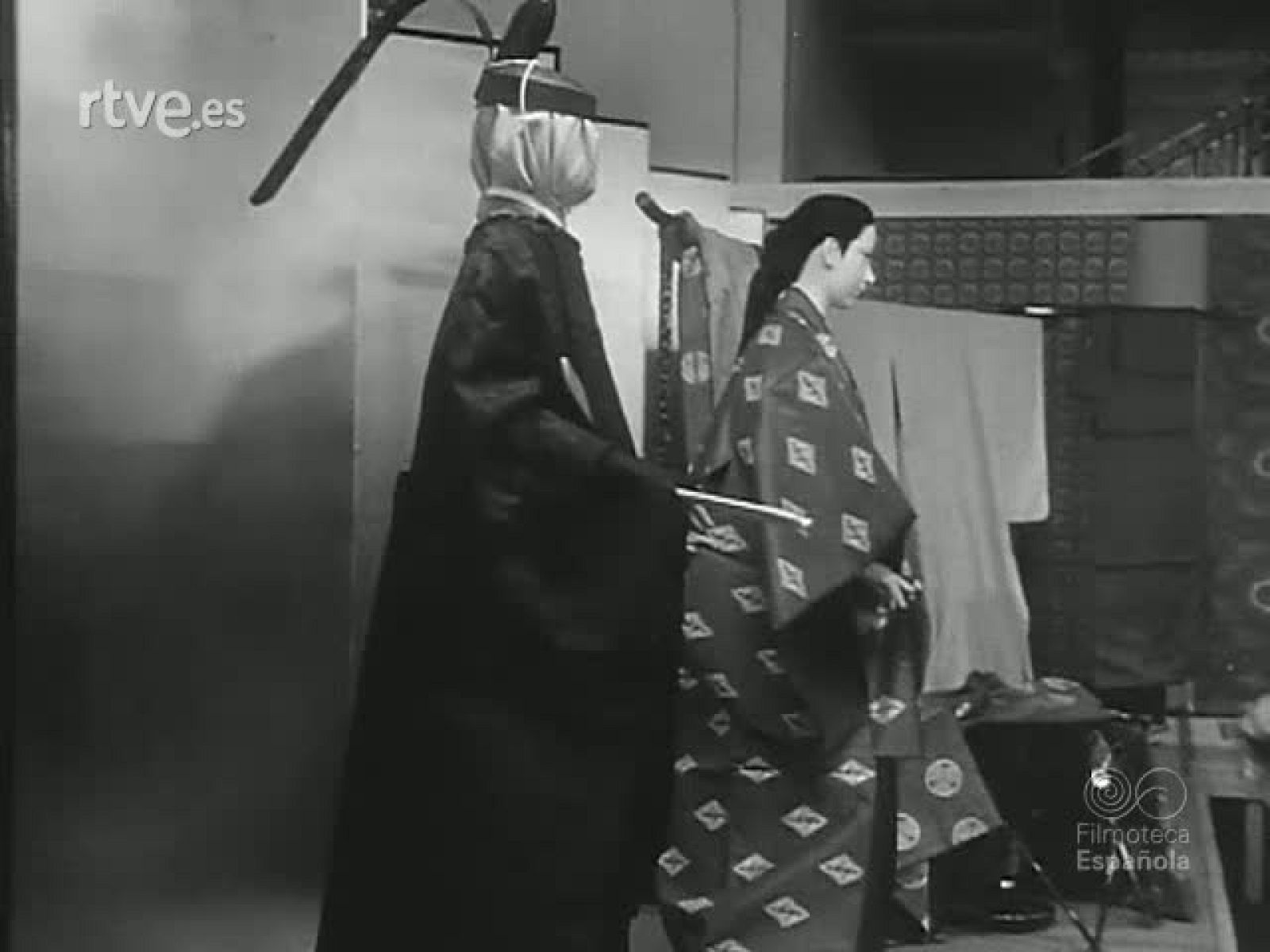 EN LA EXPOSICION DE BRUSELAS - Revista Imágenes | Ver