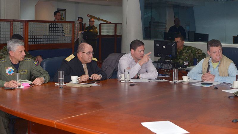 Juan Manuel Santos suspende las negociaciones con la guerrilla de las FARC 